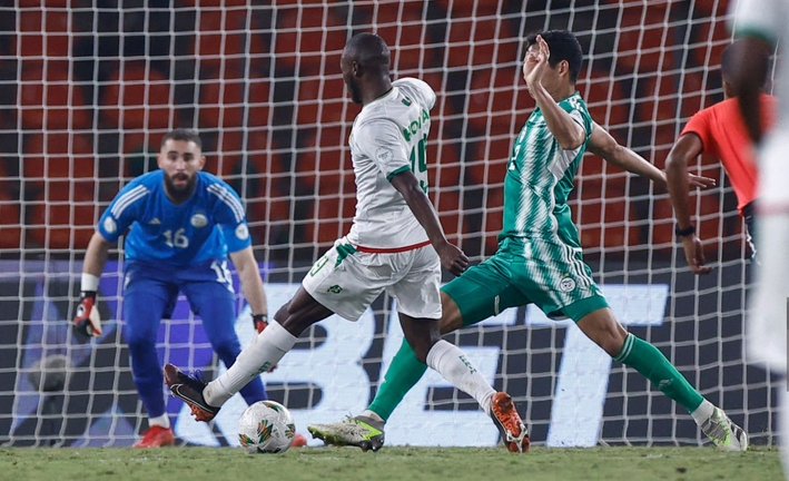موريتانيا تقهر الجزائر وتزيحها من كأس أمم إفريقيا