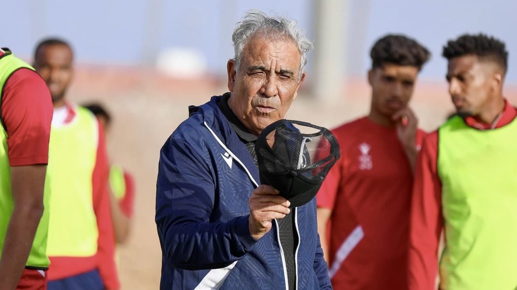 البنزرتي يطلب من إدارة الوداد إعفاءه من تدريب الفريق