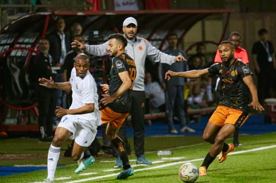 نهضة بركان يتخوف من الطاقم التحكيمي المصري قبل لقاء أبوسليم