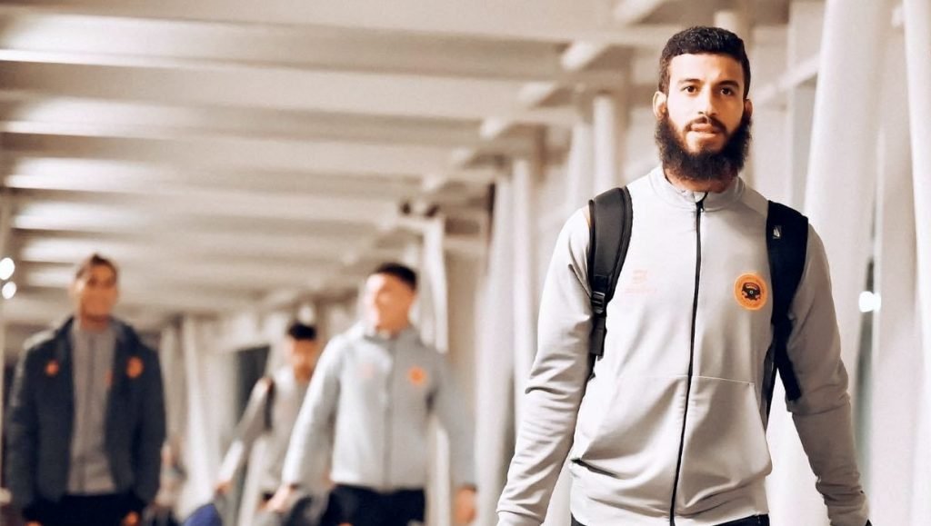 السلطات الجزائرية تصدر تعليمات بمنع دخول قميص نهضة بركان