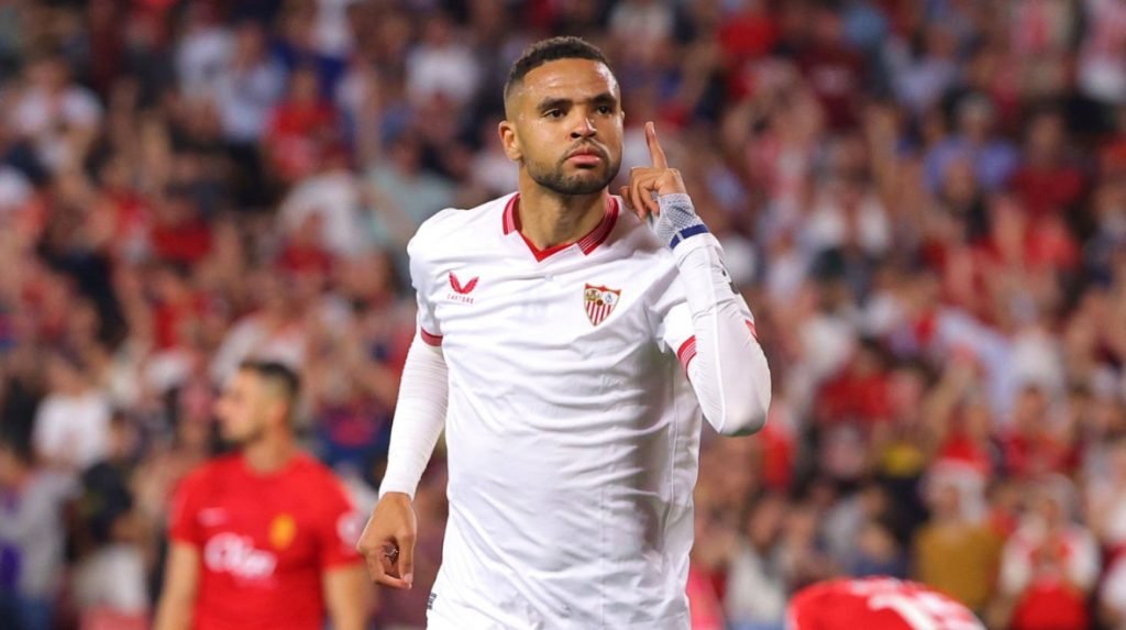 النصيري يكرر رقمه الغايب عن إشبيلية لثلاث مواسم