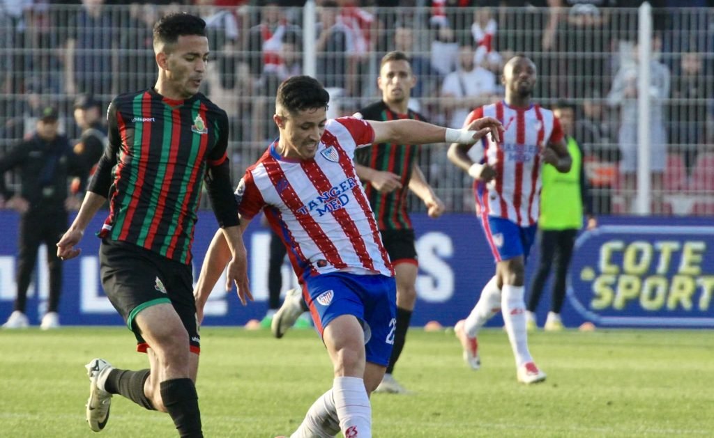الرجاء يعزز صفوفه بلاعب ثاني من المغرب التطواني