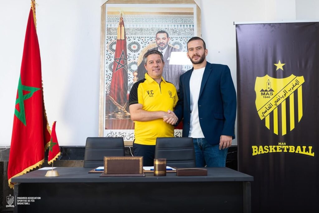 المغرب الفاسي يتعاقد رسميا مع مدرب برتغالي