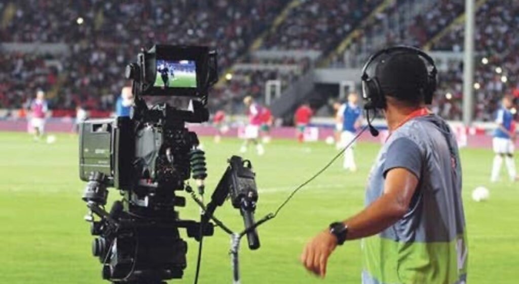 قناة الرياضية تنتهك القانون التنظيمي وتمتنع عن نقل مباراة السوالم وطنجة