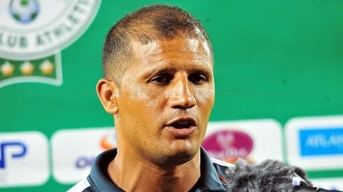 عمر أزماني بتولى رسميا تدريب الفتح الناطوري