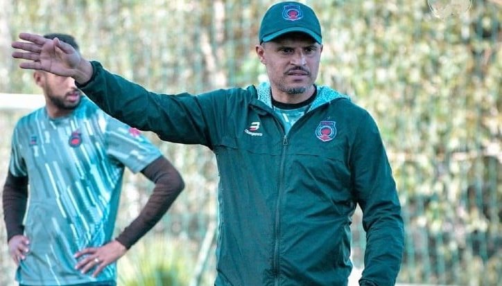 السوالم يقيل السراج بعد أسبوعين من تعيينه ويتعاقد مع البكاري