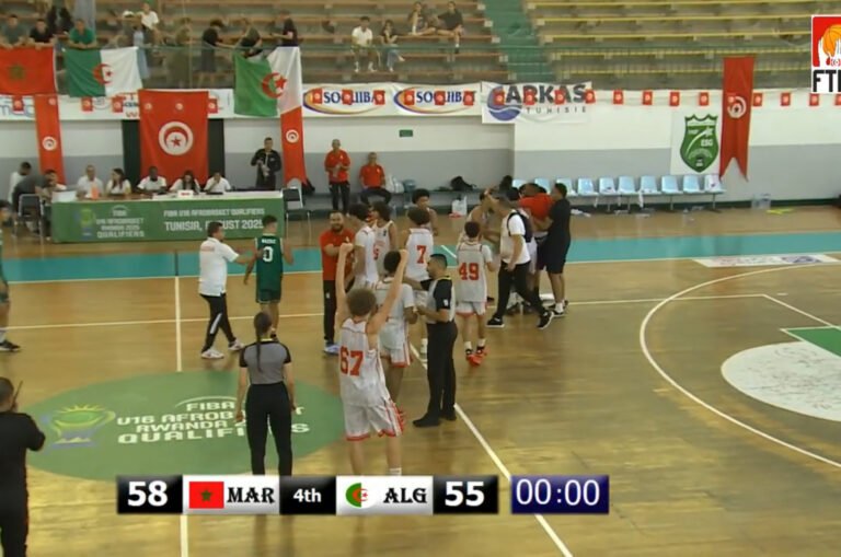 المنتخب المغربي ينتصر على الجزائر وسط شغب كبير من الجزائريين