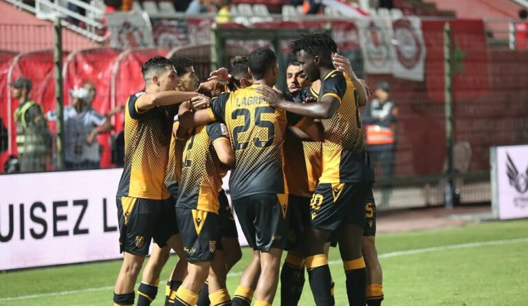 الرجاء يتجه للتعاقد مع 3 لاعبين من تواركة دفعة واحدة