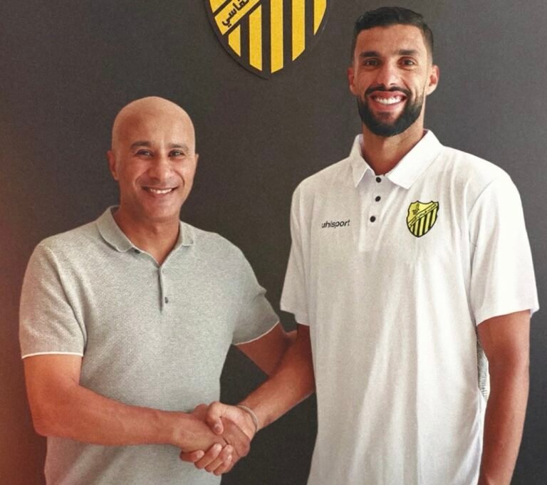 المغرب الفاسي يعلن تعاقده مع عادل الرحيلي