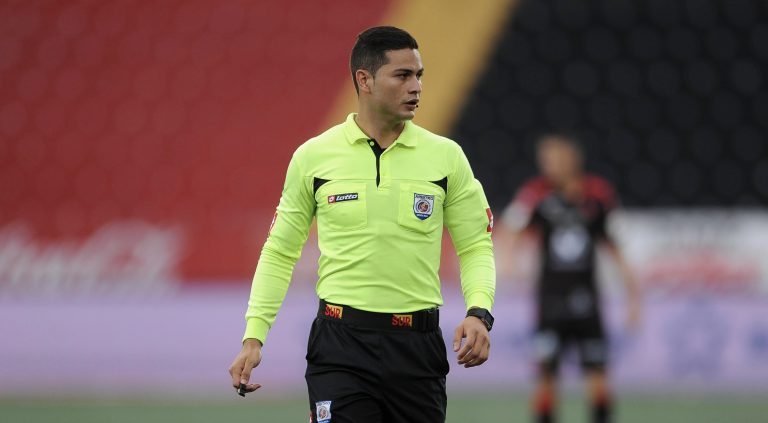 طاقم تحكيم من كوستاريكا لقيادة مباراة المغرب والبرازيل