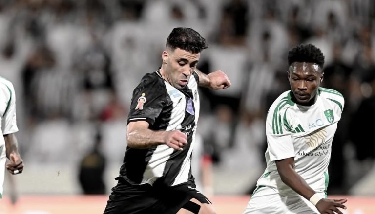 المنتخب المغربي يستدعي رسميا المهاجم عبد الرزاق حمدالله