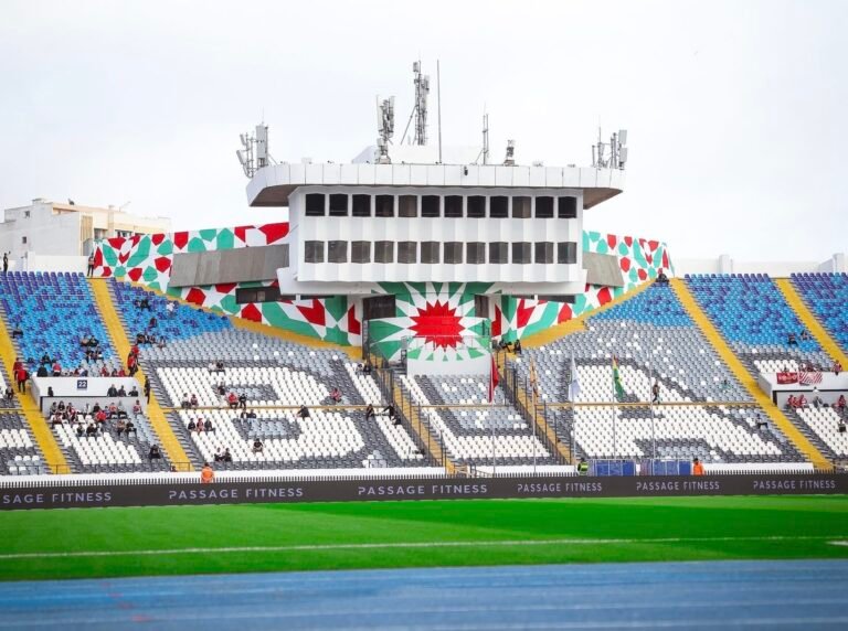 لأول مرة: الكاف تصادق على 13 ملعبا من المغرب وتقصي ملاعب كبرى من المسابقات الأفريقية