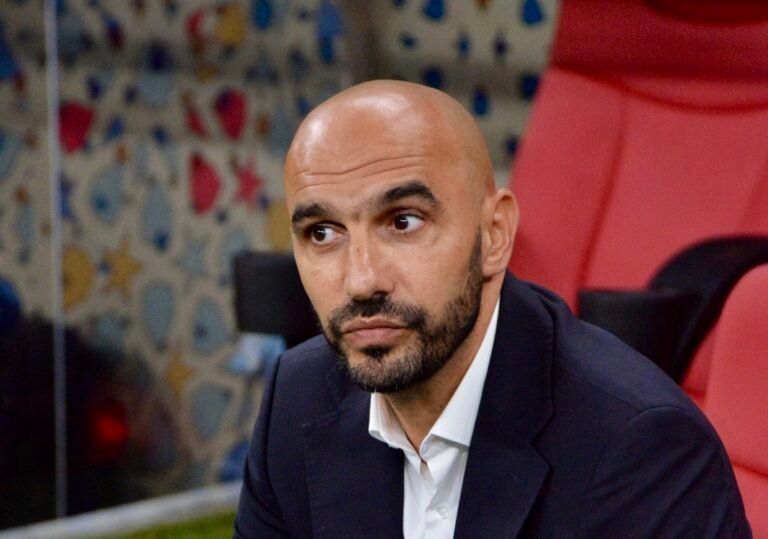 الركراكي يفاضل بين عبقار وباعوف لتعويض نايف أكرد