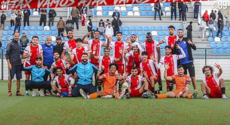 أجاكس طنجة يقسو على نهضة مارتيل بثلاثية ويواصل الصدارة