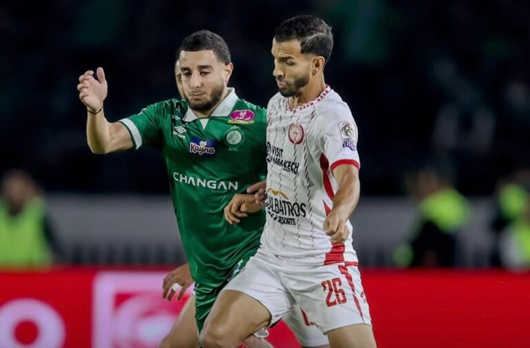 الرجاء يهزم الكوكب المراكشي ويرتقي إلى صدارة الترتيب