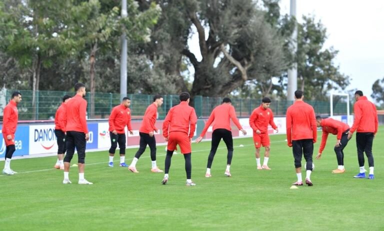 المنتخب الوطني يواصل تدريباته استعدادا لمواجهة نظيره الزامبي