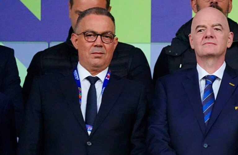 لقجع سافر لثلاث ملاعب في نفس اليوم وقطع 500 كيلومتر