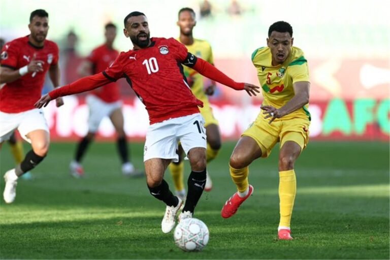 صافرة مغربية لقيادة مباراة المنتخب المصري والإيفواري