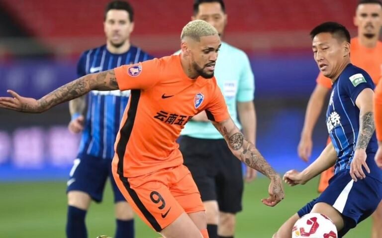 الوداد يوجه بوصلته إلى مهاجم برازيلي بعد فشل صفقة بن يدر