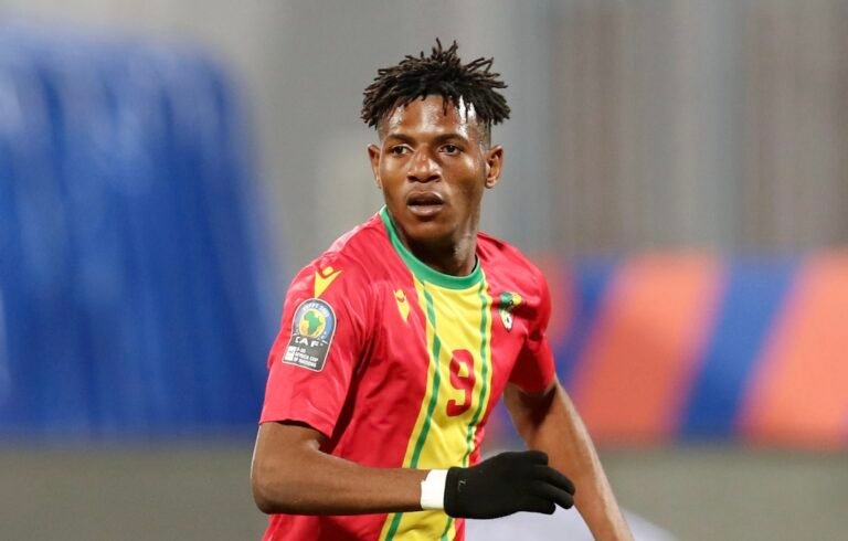 الفتح الرباطي يتعاقد مع 3 لاعبين أجانب دفعة واحدة