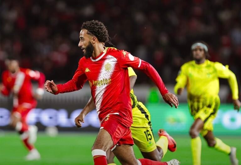 الوداد الرياضي يتجاوز عقبة مانييما وينفرد بصدارة المجموعة