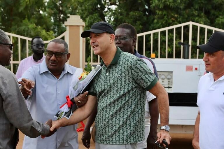 أبوبكر الأيوبي يحل بلندن لدعم الجيش الملكي في لقاءه التاريخي أمام أرسنال