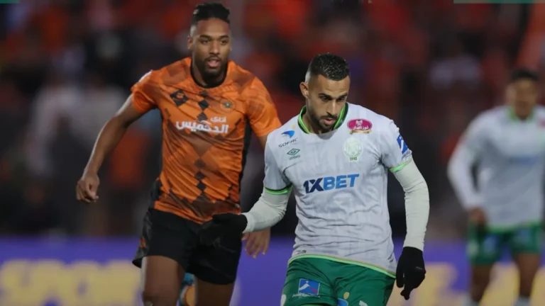 نهضة بركان يواجه الرجاء في مباراة مؤجلة من البطولة الإحترافية