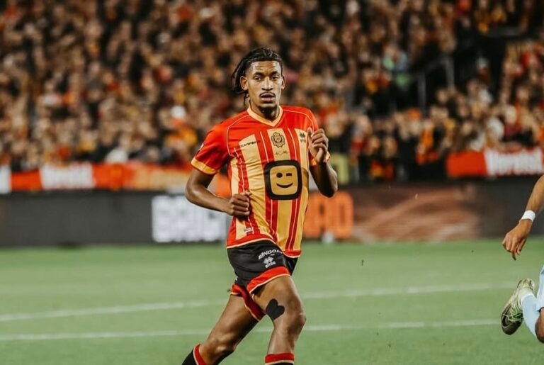 حلحال: مدافع مغربي يتألق في الدوري البلجيكي وينتظر فرصته رفقة المنتخب المغربي