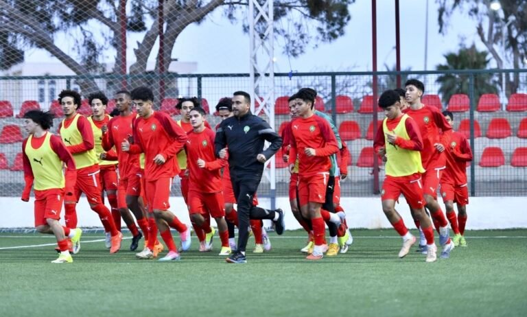 منتخب الفتيان يخوض أول حصة تدريبية استعدادا لمواجهة نظيره التونسي