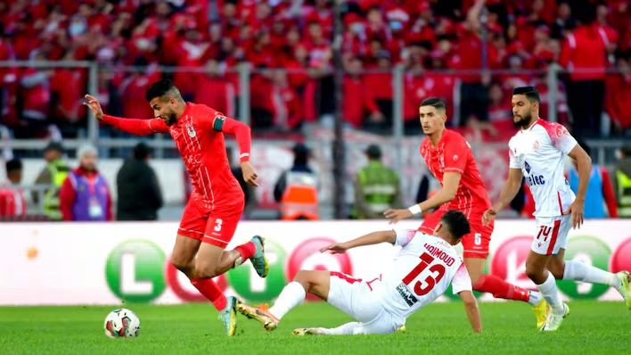 الوداد يسعى للإنفراد بصدارة الترتيب أمام الفتح