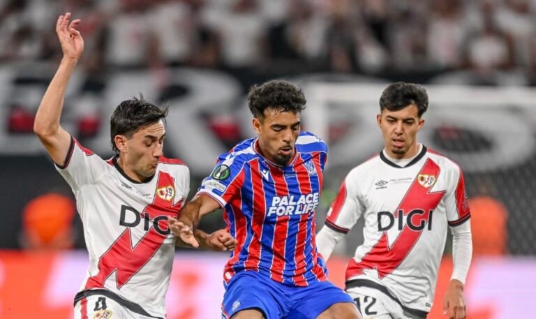 شادي رياض يحقق لقب دوري المؤتمر الأوروبي رفقة كريستال بالاس