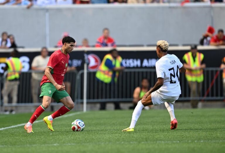حكيمي يقترب من تحطيم رقم النيبت رفقة المنتخب المغربي