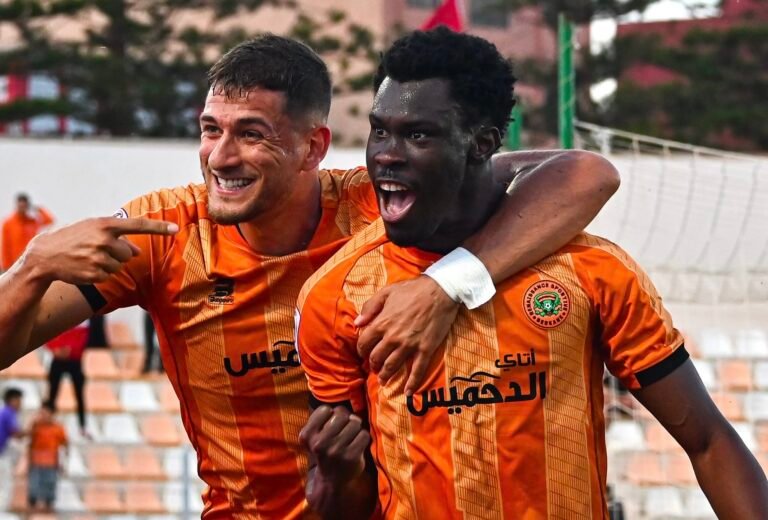 نهضة بركان يقتنص 3 نقاط من الرجاء ويحيي آماله في البطولة