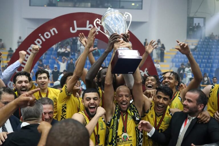 المغرب الرياضي الفاسي يتوج بلقب كأس العرش