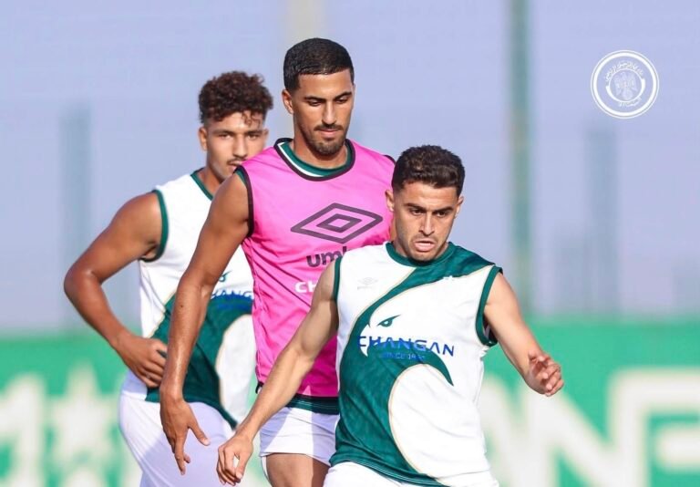 الرجاء يلغي معسكر البرتغال ويكتفي بالسفر إلى أكادير