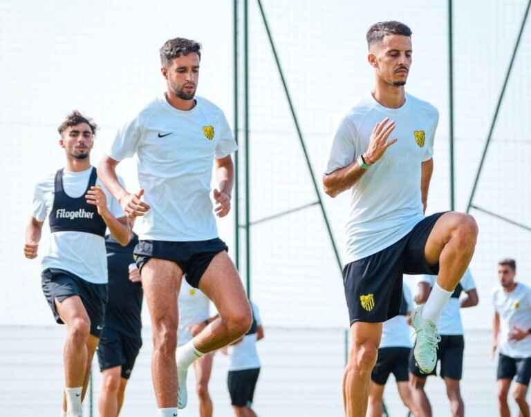المغرب الفاسي يواصل تدريباته استعدادا لمواجهة رحيمو البوركينابي