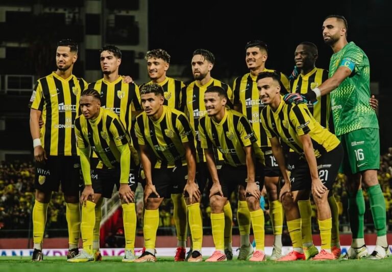 ملعب مكناس يحتضن يوم الأحد قمة المغرب الفاسي أمام الأسيك