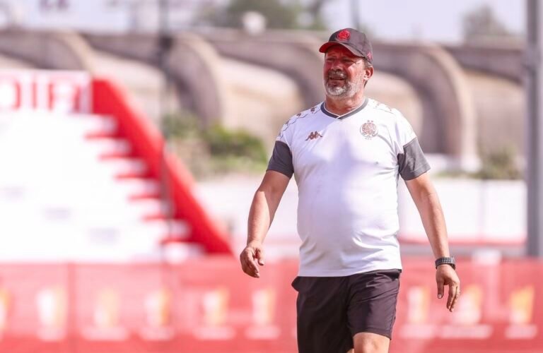 الوداد يقرر رسميا إقالة سيرجيو ويحسم اتفاقه مع نابي