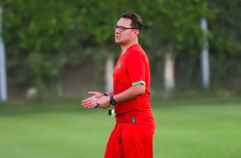 بنهاشم يعتذر لنادي الزمالك ويفضل الإستمرار في مودرن